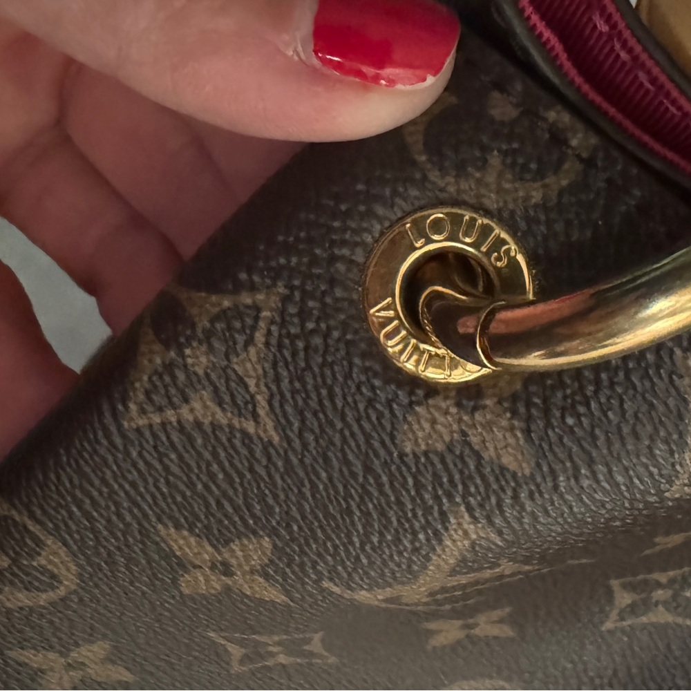 Excellent Condition Authentic Louis Vuitton Graceful MM - Picture 7 of 16